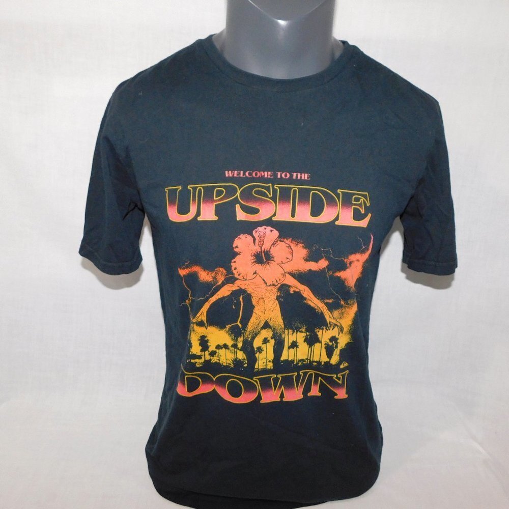 Welcome to the Upside Down Stranger Things x Quiksilver Graphic Shirt mens S